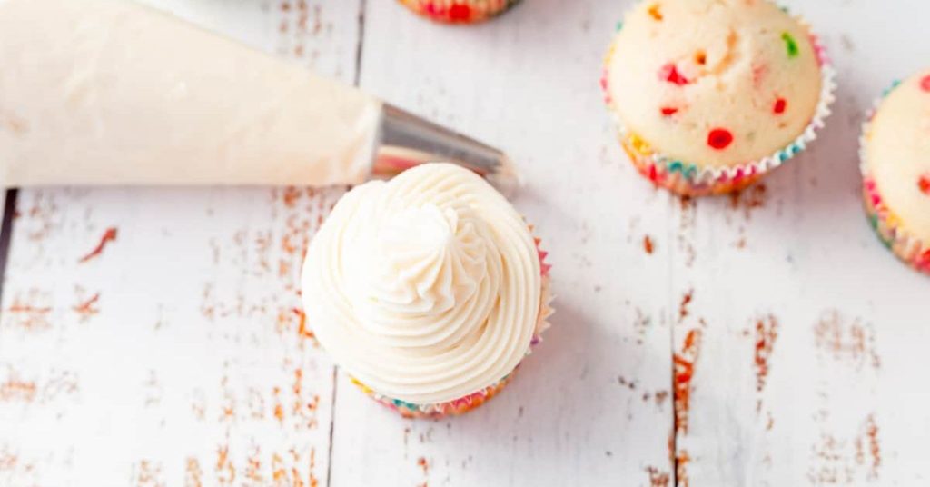 From Cookies to Cakes: Almond Extract Recipes You’ll Love 8 Almond Extract Icing